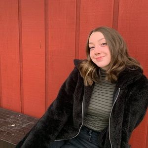 Meet your Posher, Lauren